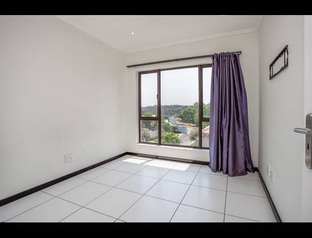 1 BEDROOM APARTMENT FOR SALE IN LONEHILL